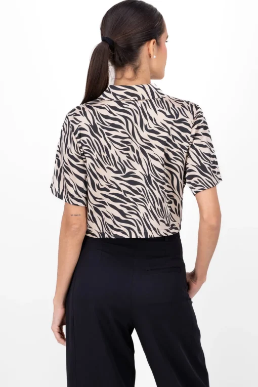 Camisa crop animal print