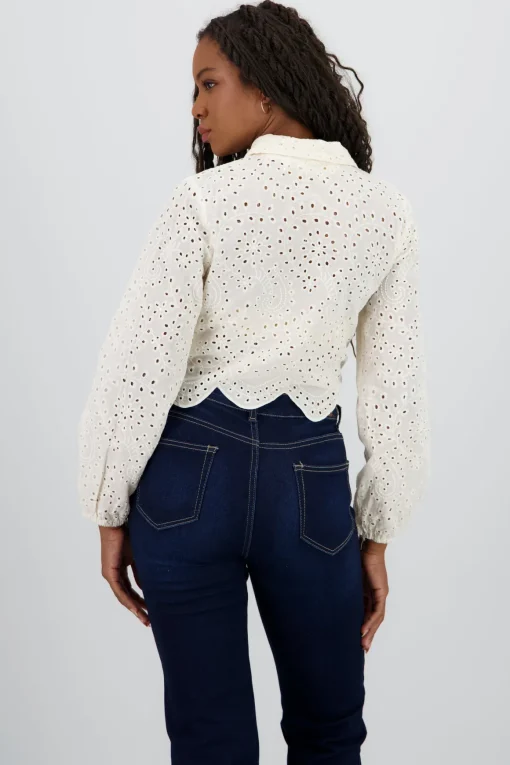 CAMISA CROP DETALLES