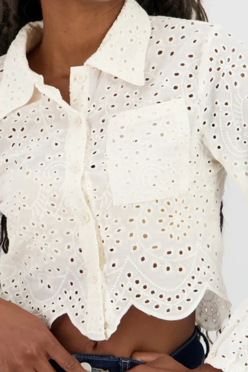 CAMISA CROP DETALLES