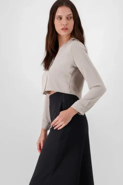 Camisa Crop Escote