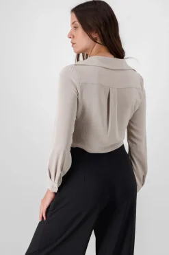 Camisa Crop Escote