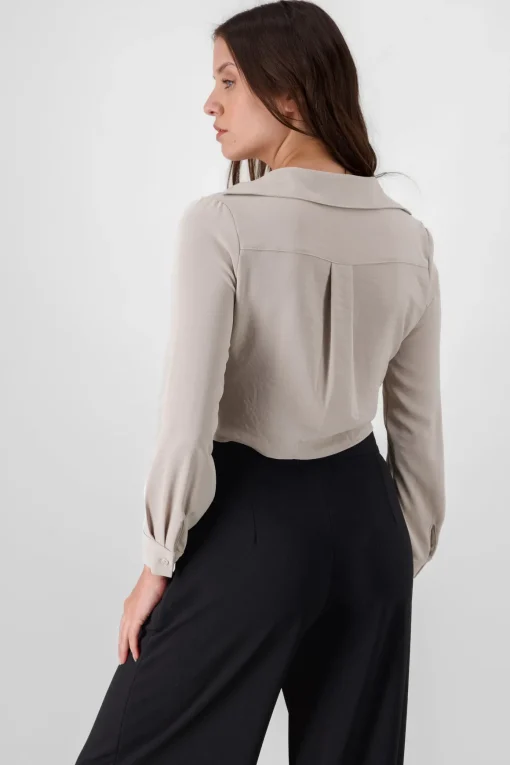 Camisa Crop Escote