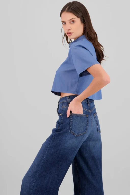 Camisa crop manga corta