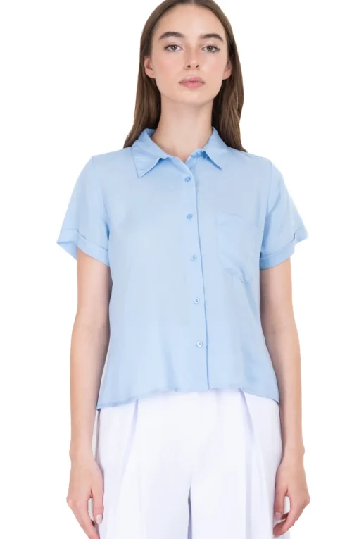 Camisa crop manga corta bolso
