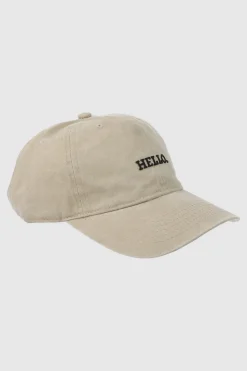 Gorra con frase