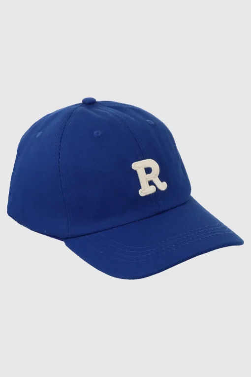 Gorra sencilla letra R