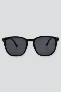 Lentes de sol obscuros