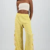 Pantalon amplio detalle lazos estampado