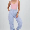 Pantalon detalle pretina boton forrado