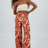 Pantalon fluido detalle estampado