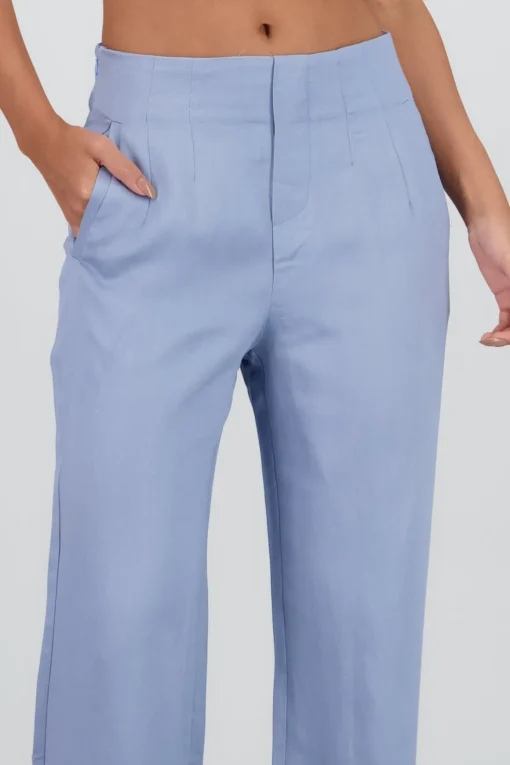 Pantalon fluido detalle pinzas