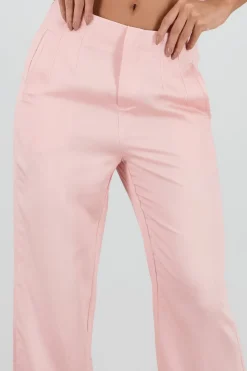 Pantalon fluido detalle pinzas