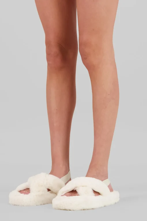 Pantufla cozy cruzada slingback