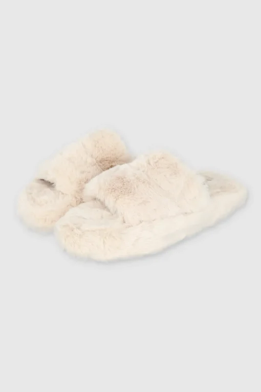 Pantufla cozy peep toe