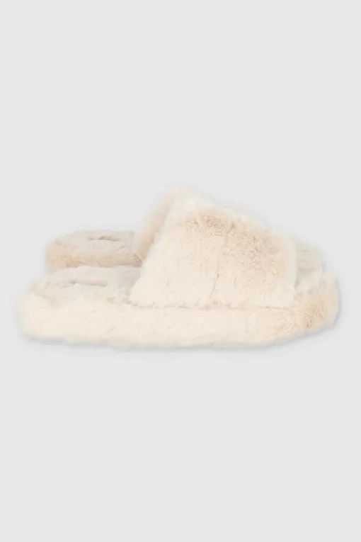 Pantufla cozy peep toe