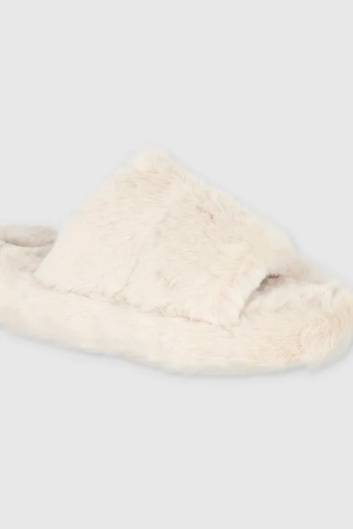 Pantufla cozy peep toe