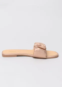 Sandalias pala tira rugosa
