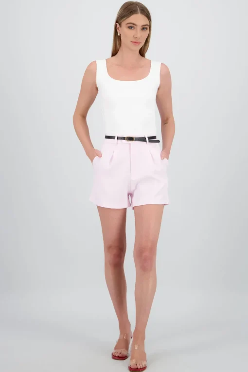 Shorts con pinza y cinturon hypsters