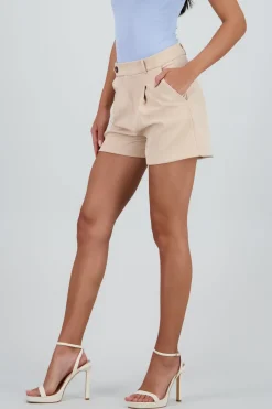 Shorts liso pinzas