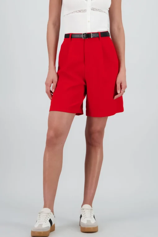 Shorts lisos amplios detalle cinturon