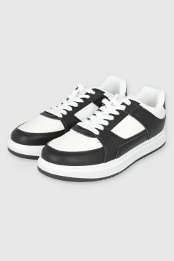 Tenis casual contraste materiales
