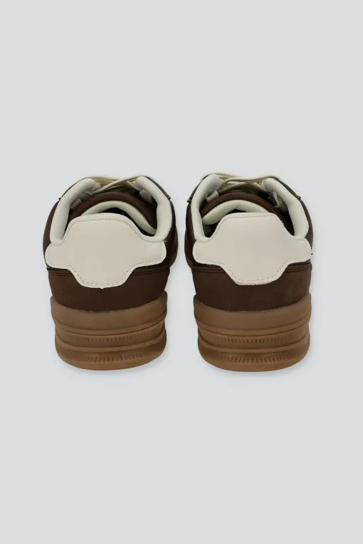Tenis casual contraste materiales lineas