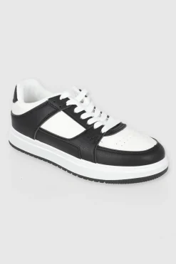 Tenis casual contraste materiales