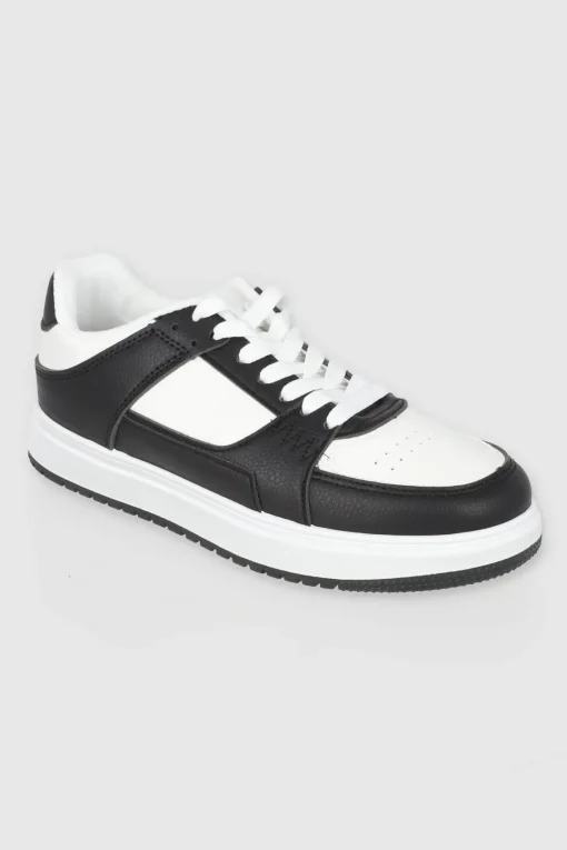 Tenis casual contraste materiales