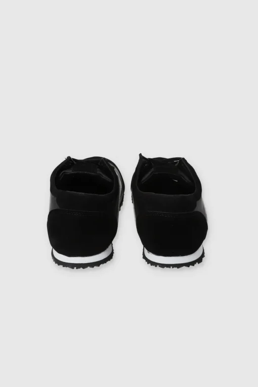 Tenis casual redondeado suede