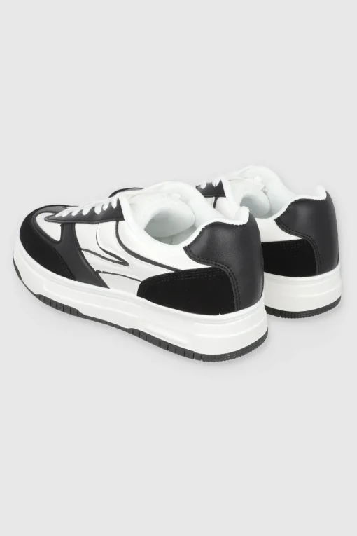 Tenis skater agujetas anchas