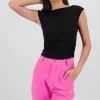 Top sin manga detalle frunce cuello redondo
