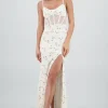 Vestido maxi de encaje con flores y varillas
