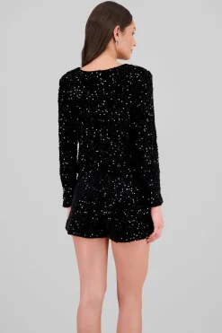 Abrigo ligero de lentejuelas y listones al centro