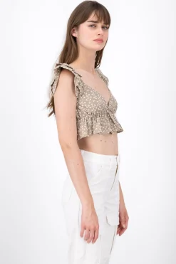 Blusa Bordada Con Copas