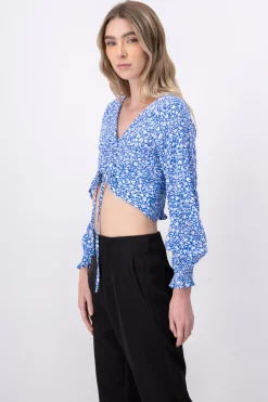 Blusa Crop Manga Larga Flores