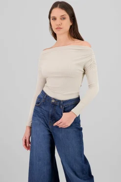 Blusa manga larga fruncida escote barco