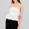 Blusa strapless con volumen liso
