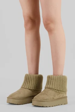 Bota invierno calceta tejida