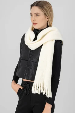 Bufanda color flecos