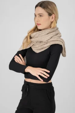 Bufanda tejida trenzas