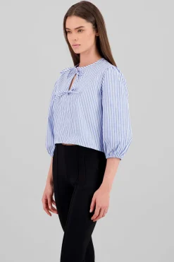 Camisa abullonada con detalle de moños