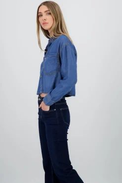 Camisa crop de mezclilla