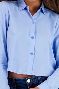 Camisa crop detalle abertura espalda