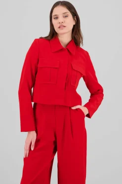 Camisa crop detalle bolsas 3D