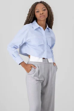 Camisa crop detalle bolsas