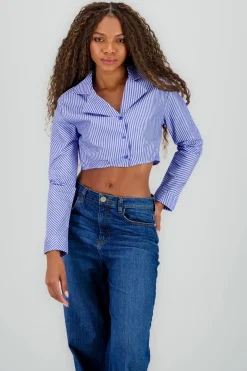 Camisa crop detalle cuello pinzas