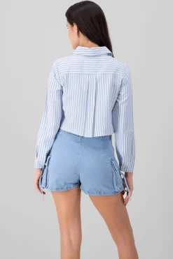 Camisa crop detalle doble bolsa