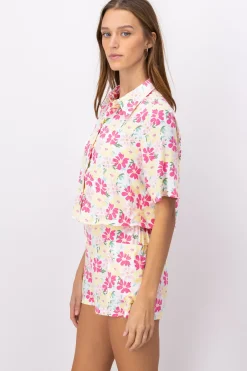 Camisa crop detalle estampado