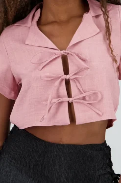 Camisa crop detalle lazo