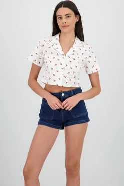 Camisa crop estampado cerezas
